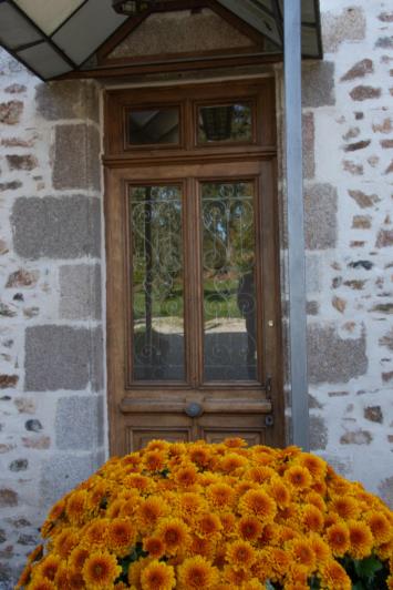 Image No.27-7 Bed Chateaux for sale