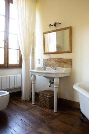 Image No.30-7 Bed Chateaux for sale