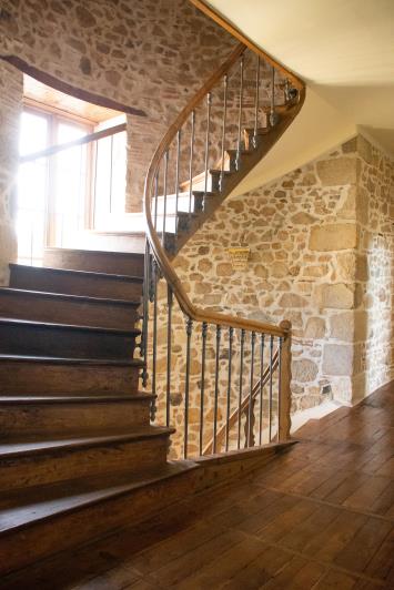 Image No.32-7 Bed Chateaux for sale