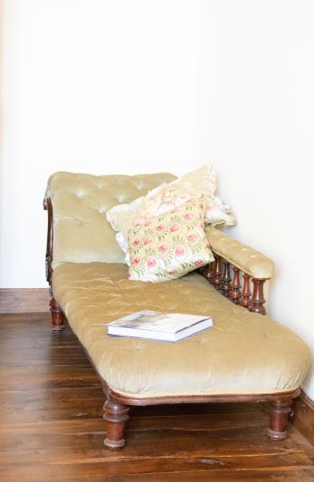 Image No.35-7 Bed Chateaux for sale