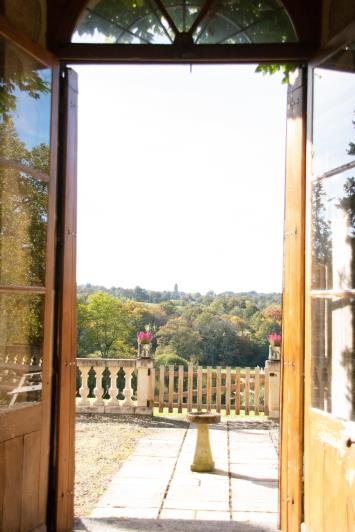 Image No.41-7 Bed Chateaux for sale