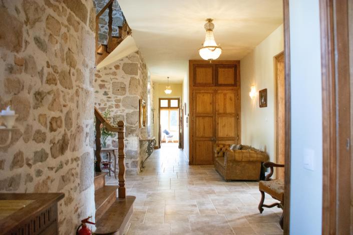 Image No.43-7 Bed Chateaux for sale