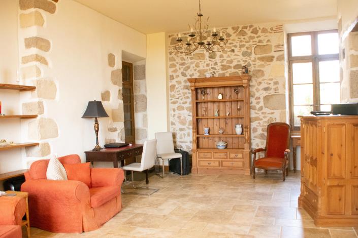 Image No.13-7 Bed Chateaux for sale