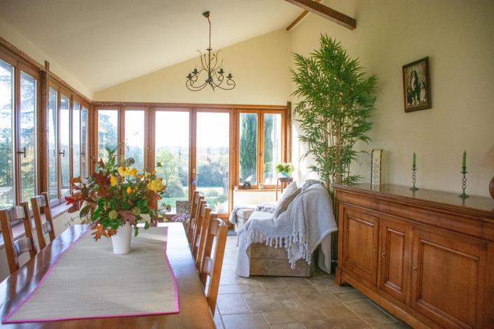 Image No.45-7 Bed Chateaux for sale