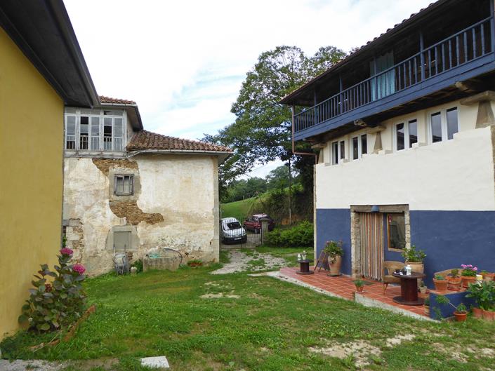 Image No.44-5 Bed Country Property for sale