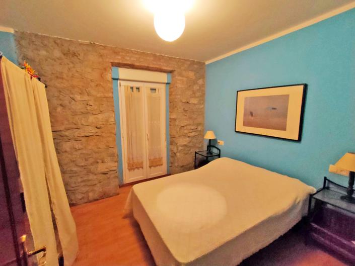 Image No.17-4 Bed Village House for sale