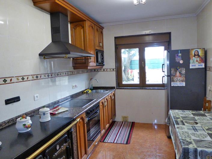 Image No.13-9 Bed Semi-Detached for sale