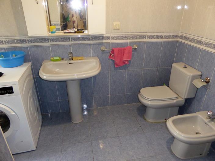 Image No.17-9 Bed Semi-Detached for sale