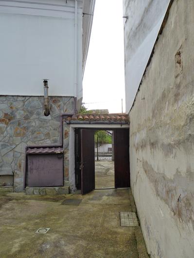 Image No.49-9 Bed Semi-Detached for sale