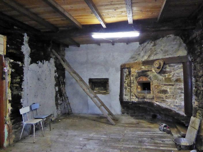 Image No.11-3 Bed Country Property for sale