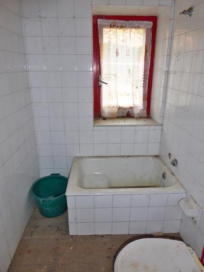 Image No.29-3 Bed Country Property for sale