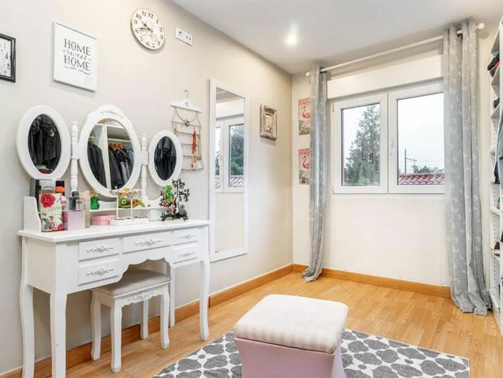 Image No.17-4 Bed Village House for sale