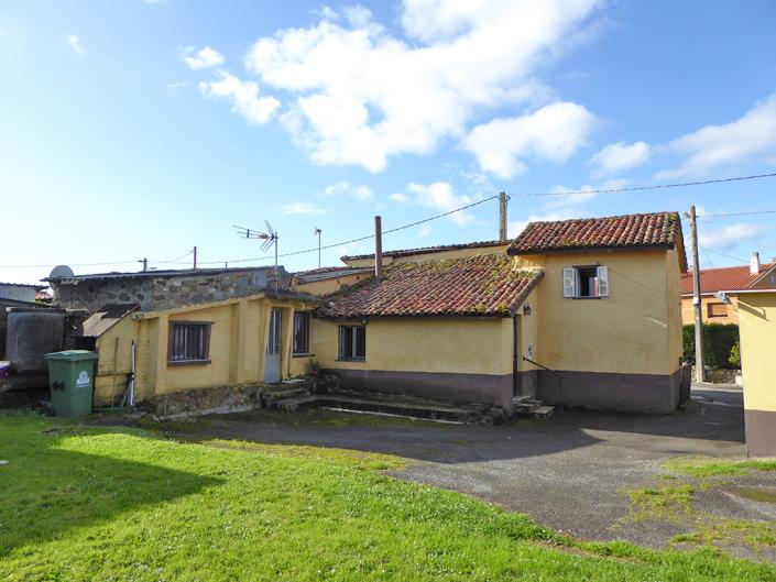 Image No.1-3 Bed Village House for sale