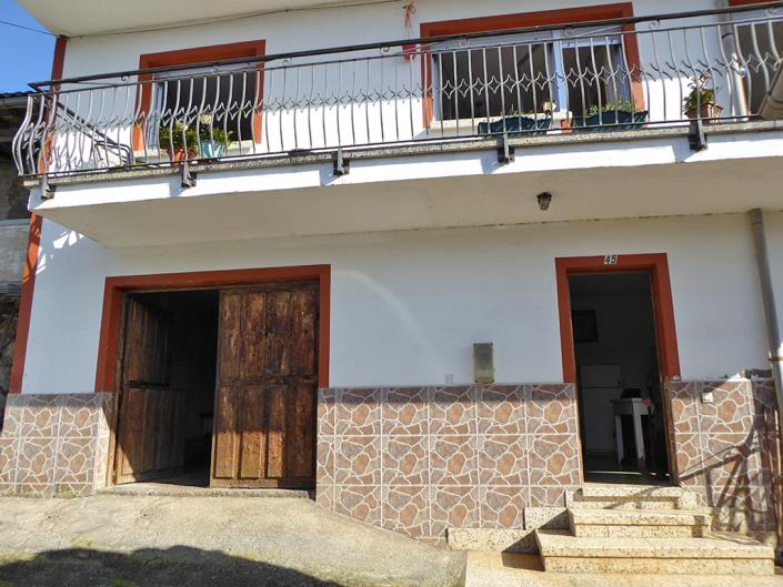 Image No.4-4 Bed Country Property for sale