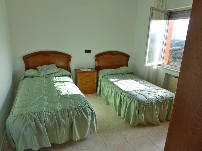 Image No.21-4 Bed Country Property for sale