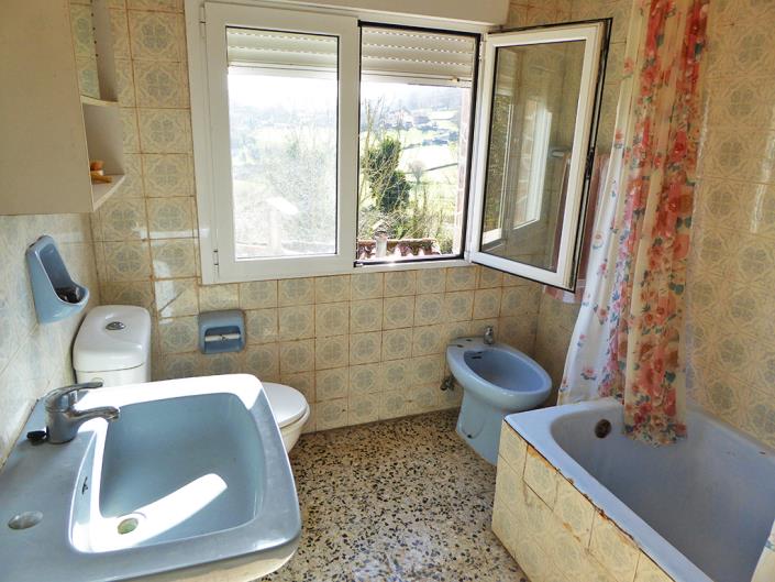 Image No.43-4 Bed Country Property for sale