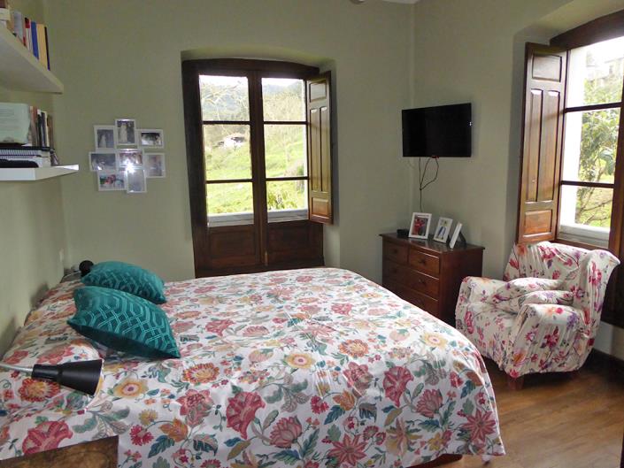 Image No.17-5 Bed Country House for sale