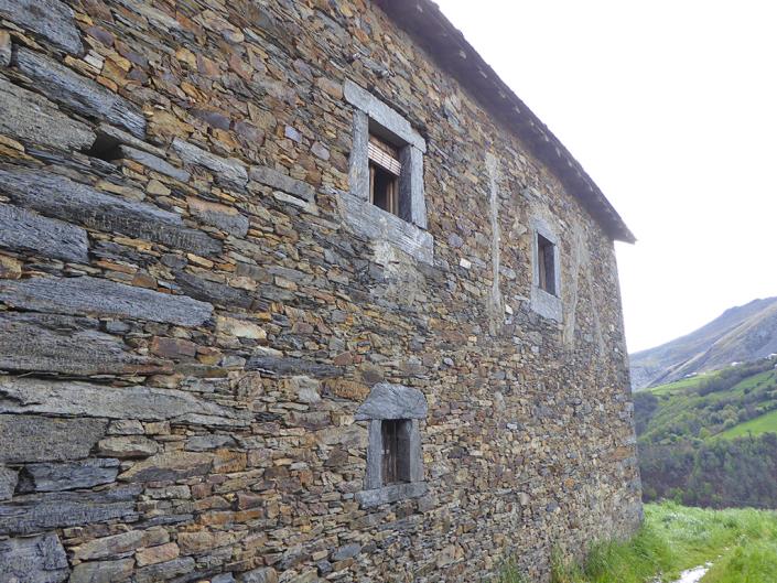 Image No.41-5 Bed Country Property for sale