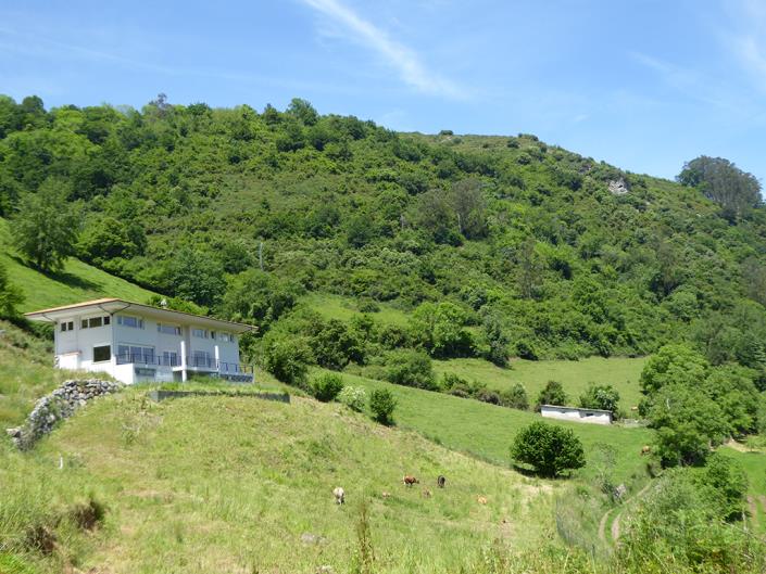 Image No.2-3 Bed Country Property for sale