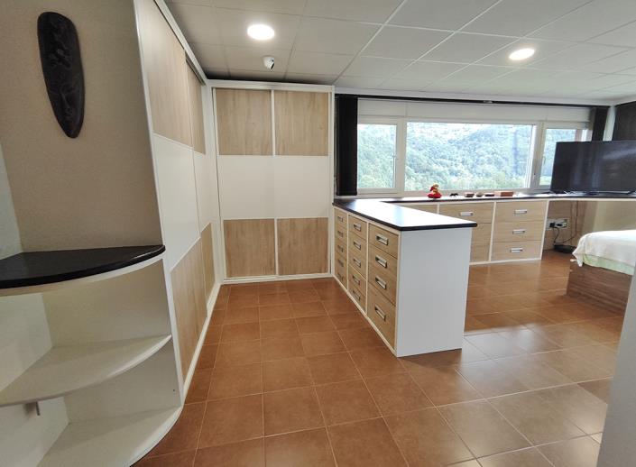 Image No.27-3 Bed Country Property for sale