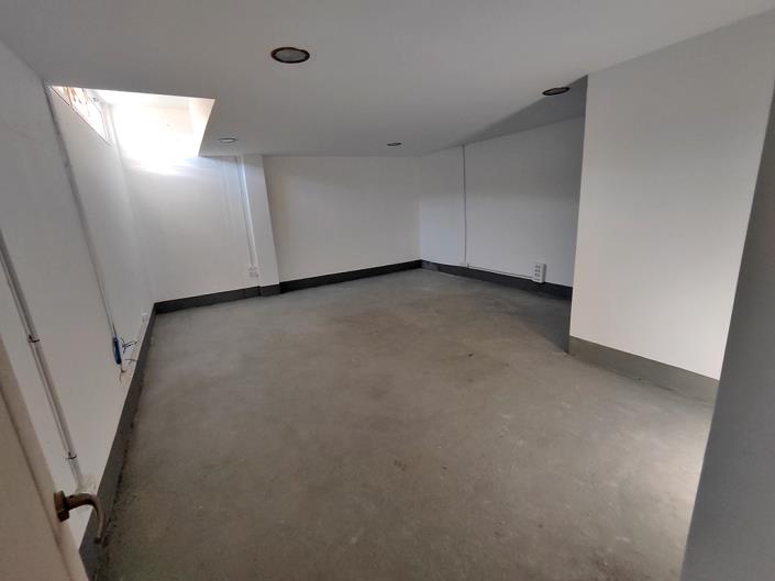 Image No.51-3 Bed Country Property for sale