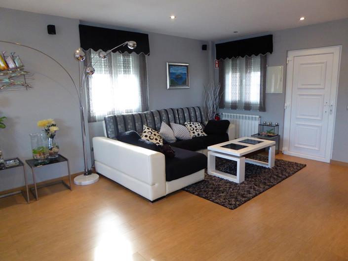 Image No.10-4 Bed House/Villa for sale