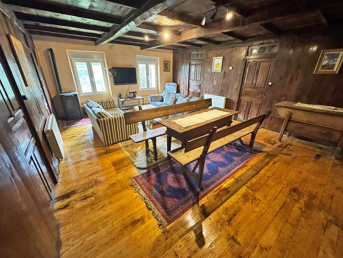 Image No.8-4 Bed Country Property for sale