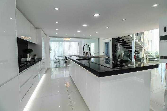 Image No.14-7 Bed Villa / Detached for sale