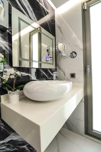 Image No.20-7 Bed Villa / Detached for sale