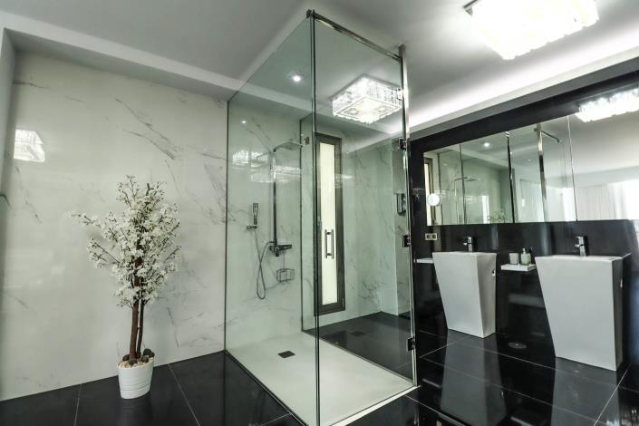 Image No.32-7 Bed Villa / Detached for sale