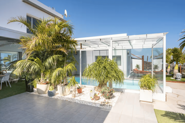 Image No.5-4 Bed Chalet for sale