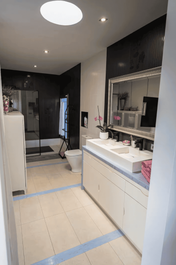 Image No.26-4 Bed Chalet for sale