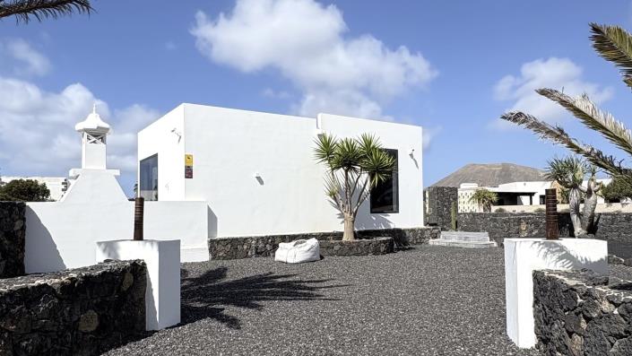 Image No.20-3 Bed Chalet for sale