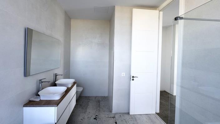 Image No.25-3 Bed Chalet for sale