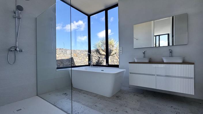 Image No.26-3 Bed Chalet for sale