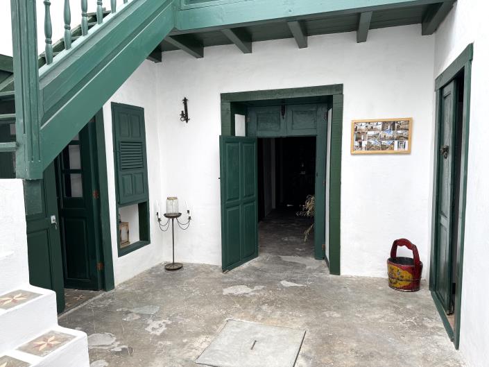 Image No.5-6 Bed Hotel for sale