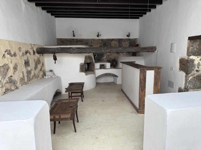 Image No.12-6 Bed Hotel for sale