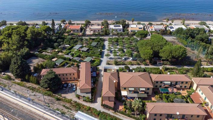 Image No.27-2 Bed Apartment for sale