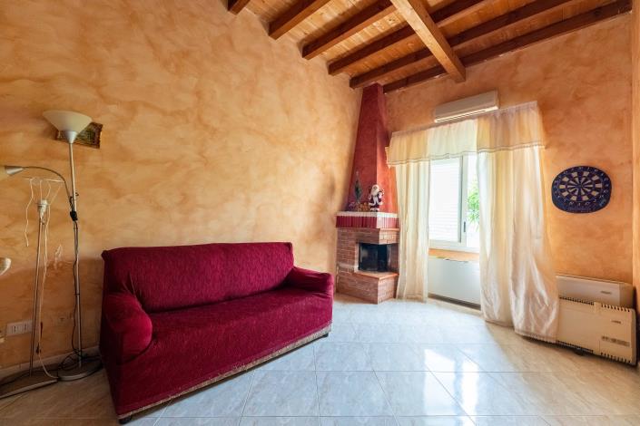 Image No.2-3 Bed House for sale