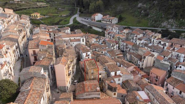 Image No.3-1 Bed House for sale