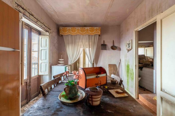 Image No.18-1 Bed House for sale