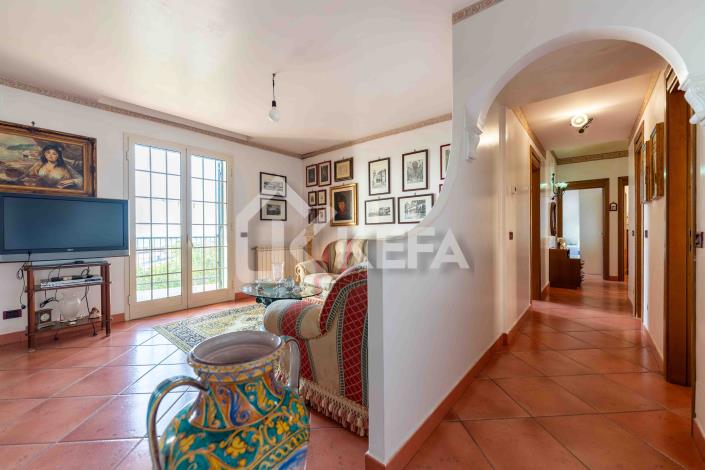 Image No.7-4 Bed Apartment for sale