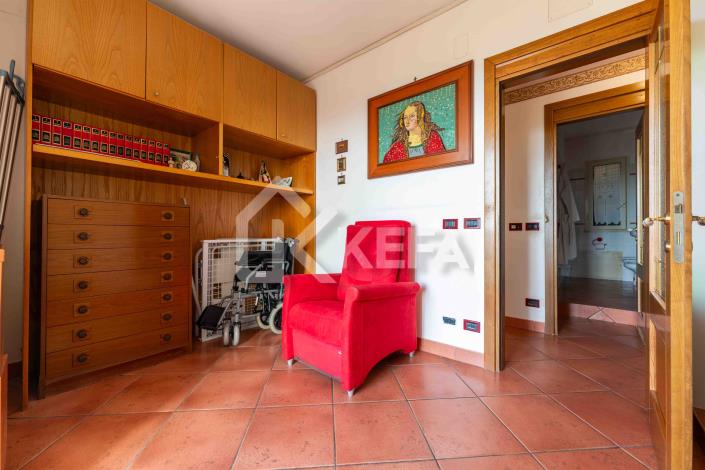 Image No.19-4 Bed Apartment for sale