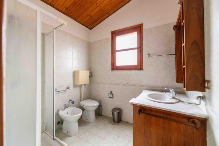 Image No.28-5 Bed Villa for sale