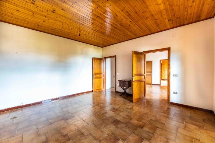 Image No.31-5 Bed Villa for sale