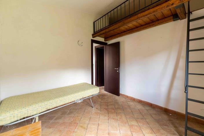 Image No.48-5 Bed Villa for sale