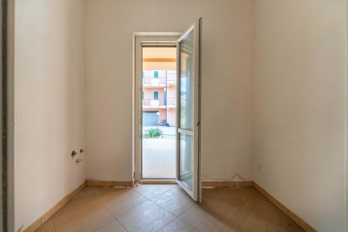 Image No.18-2 Bed Apartment for sale