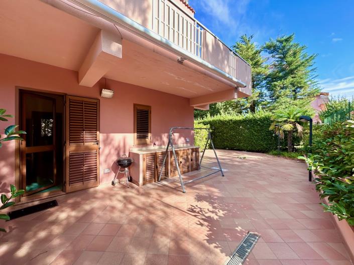 Image No.1-3 Bed Villa for sale