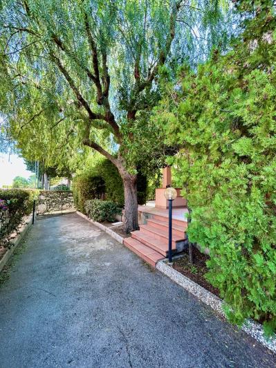 Image No.10-3 Bed Villa for sale