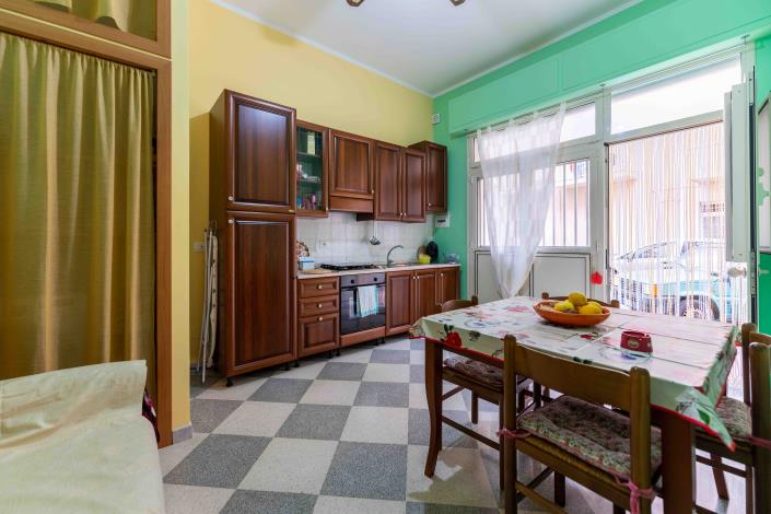 Image No.5-1 Bed House for sale